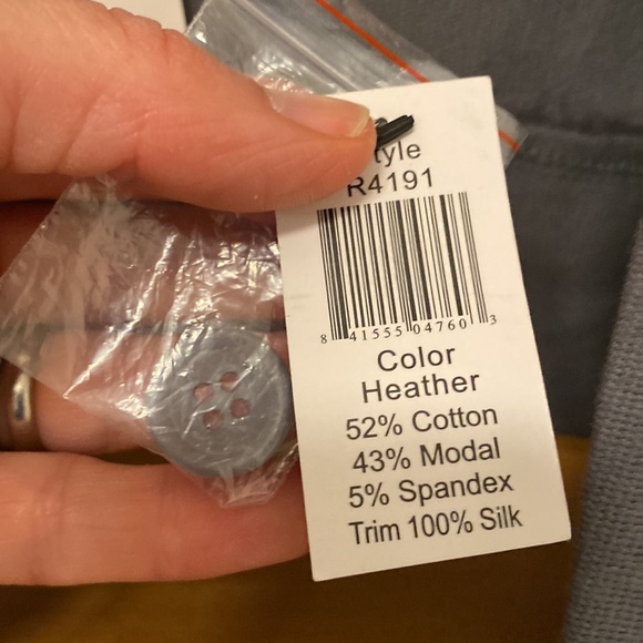 Linq - designed in LA - over the bottom shirt/ sweater - Picture 5 of 13